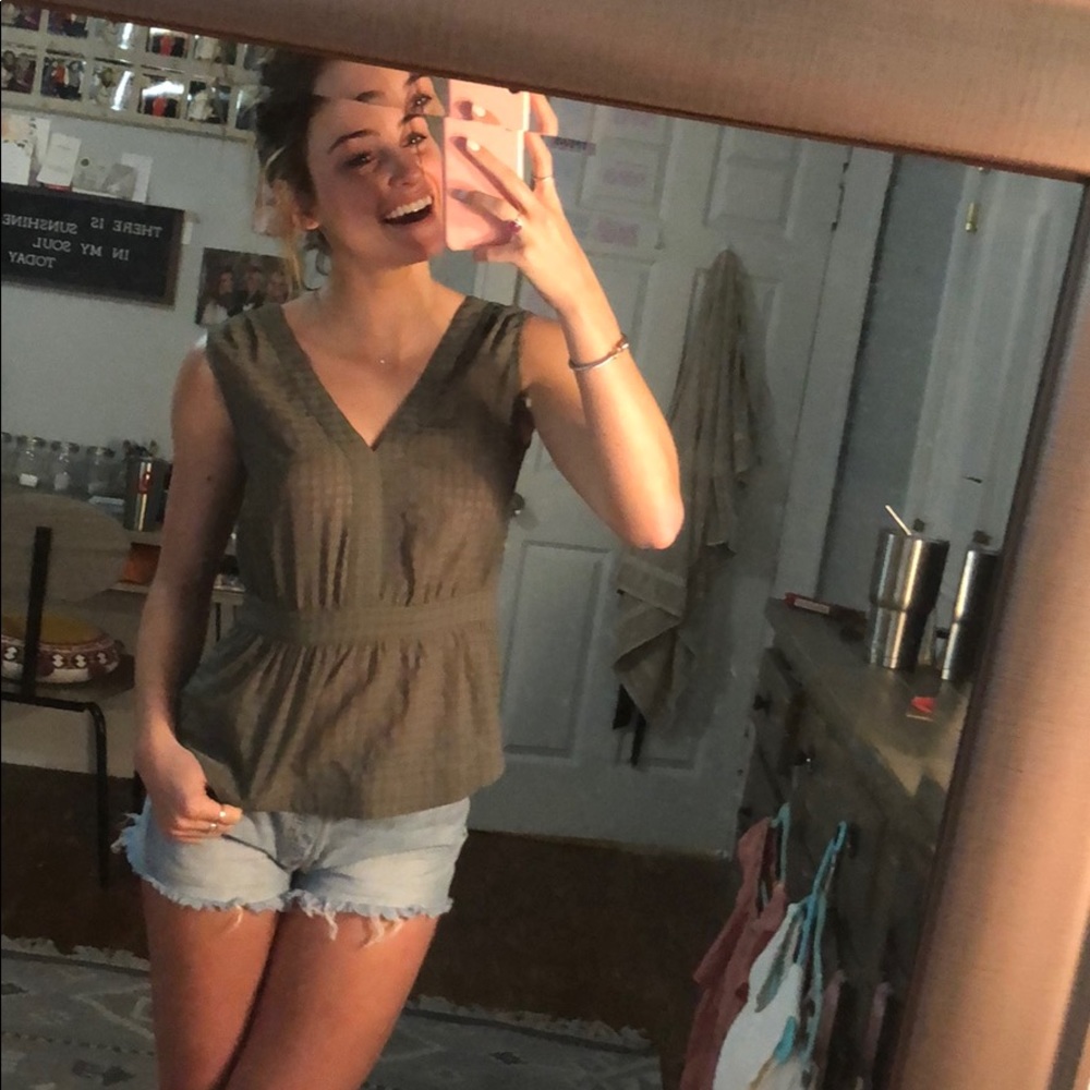 Green blouse - never worn!!
